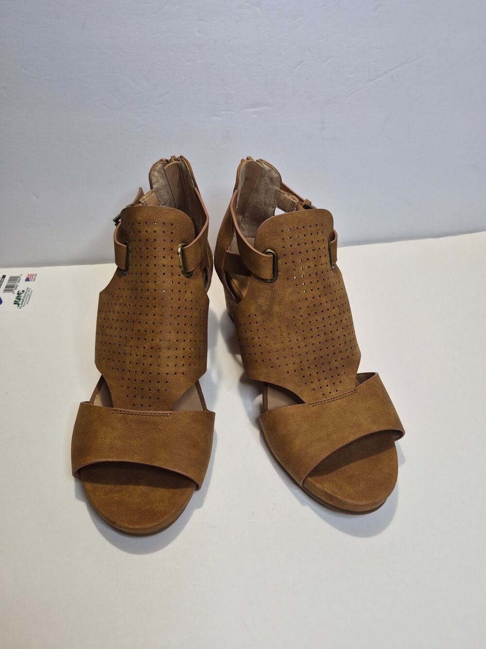 Market &Spruce, Size 8.5 with 2 1/2" heels